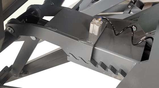 Ultra Thin Small Car Lifter with Double Cylinder Hydraulic Lift Lifting Capacity 4000kgs