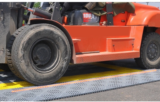 Garage Plastic Flooring Tiles Versatile and Easy to Install for Car Wash Shops