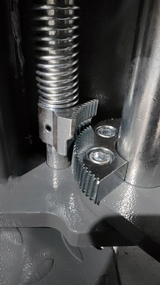 4000kgs Lifting Capacity Base Plate 2 Post Lift with Double Cylinder Hydraulic Release