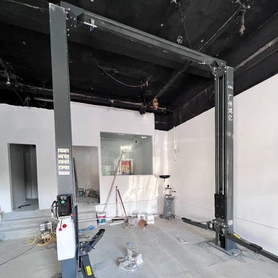 Smooth Packing Made Easy with 4000kgs Lifting Capacity Double Cylinder Hydraulic Lift